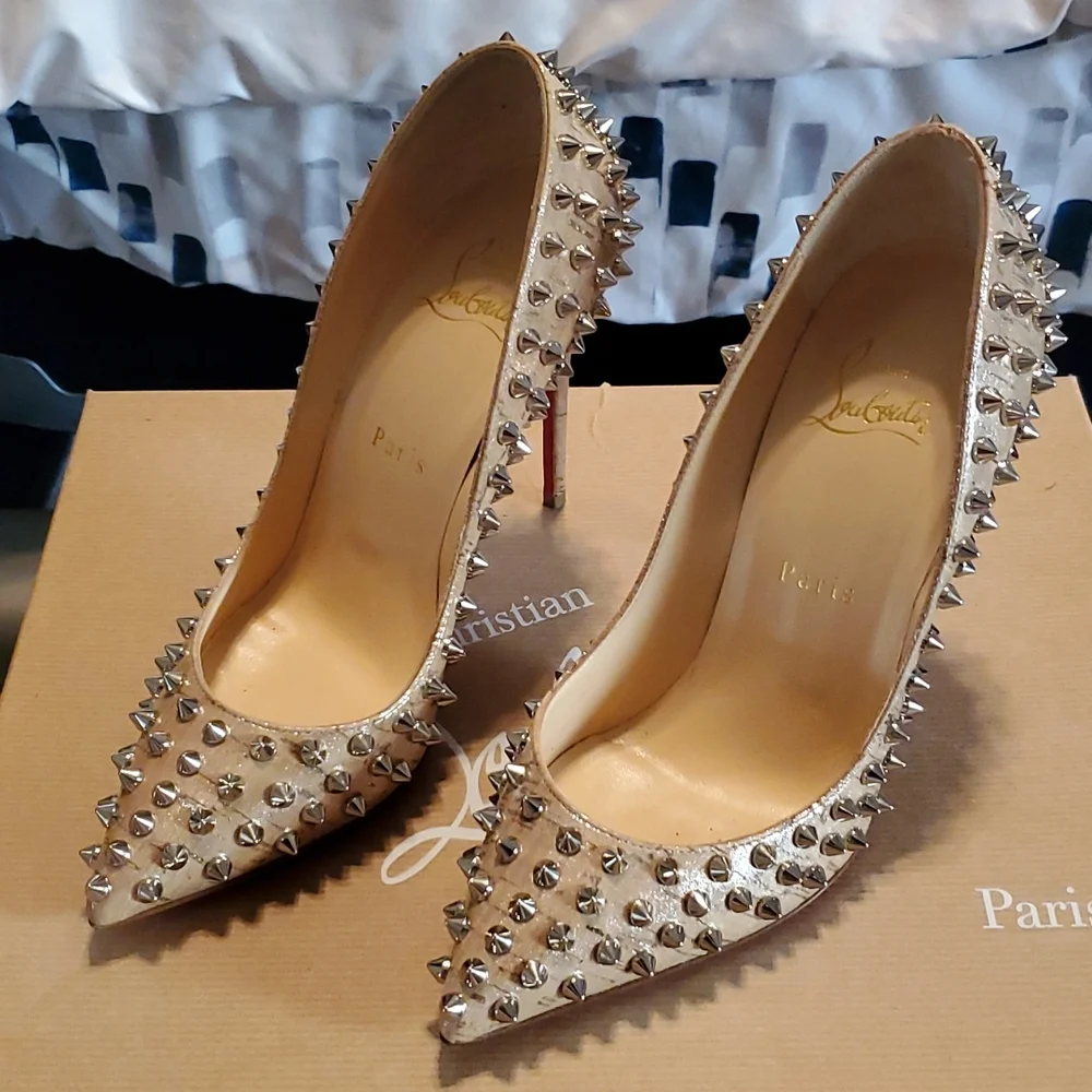 Pair of Red Bottoms sz 37 euro and sz 6 1/2 us sz - Picture 4 of 4